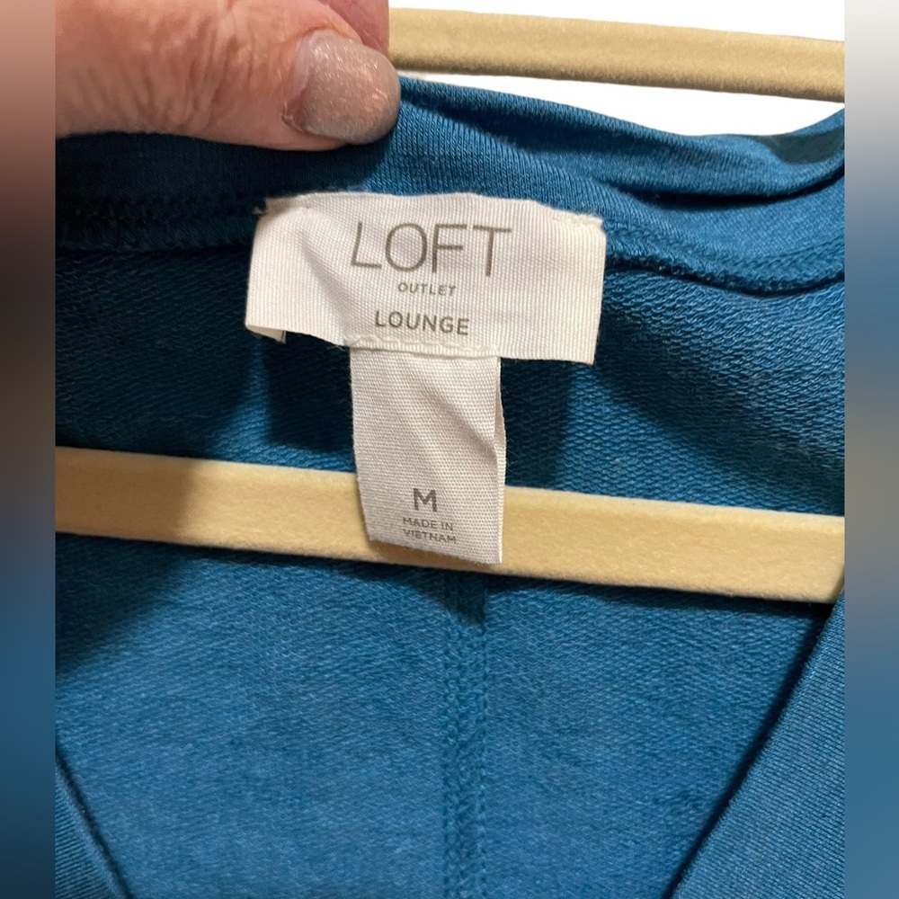 Loft- sleeveless V-neck Tunic - blue - size M - Picture 2 of 3
